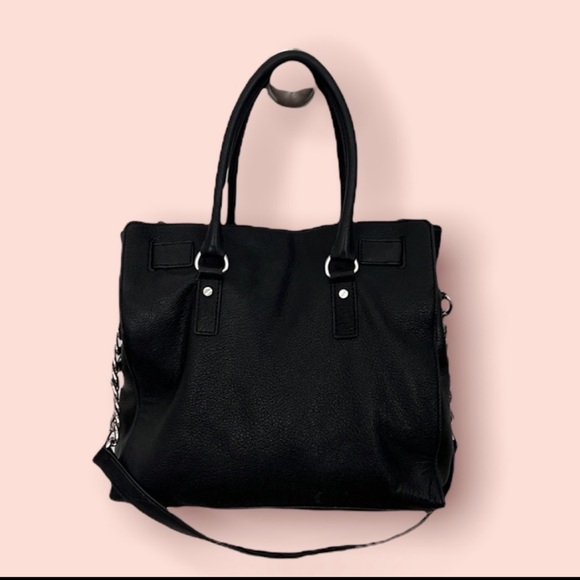 MICHAEL KORS black leather bag. - Picture 2 of 11